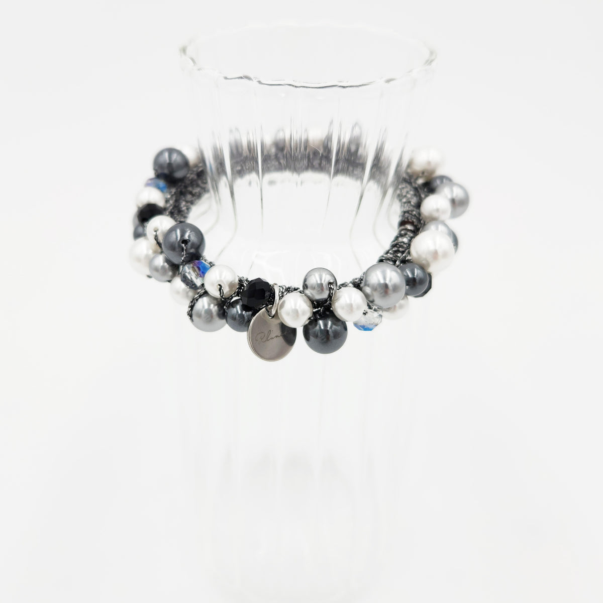 ビーズシュシュ　ブラック×シルバー