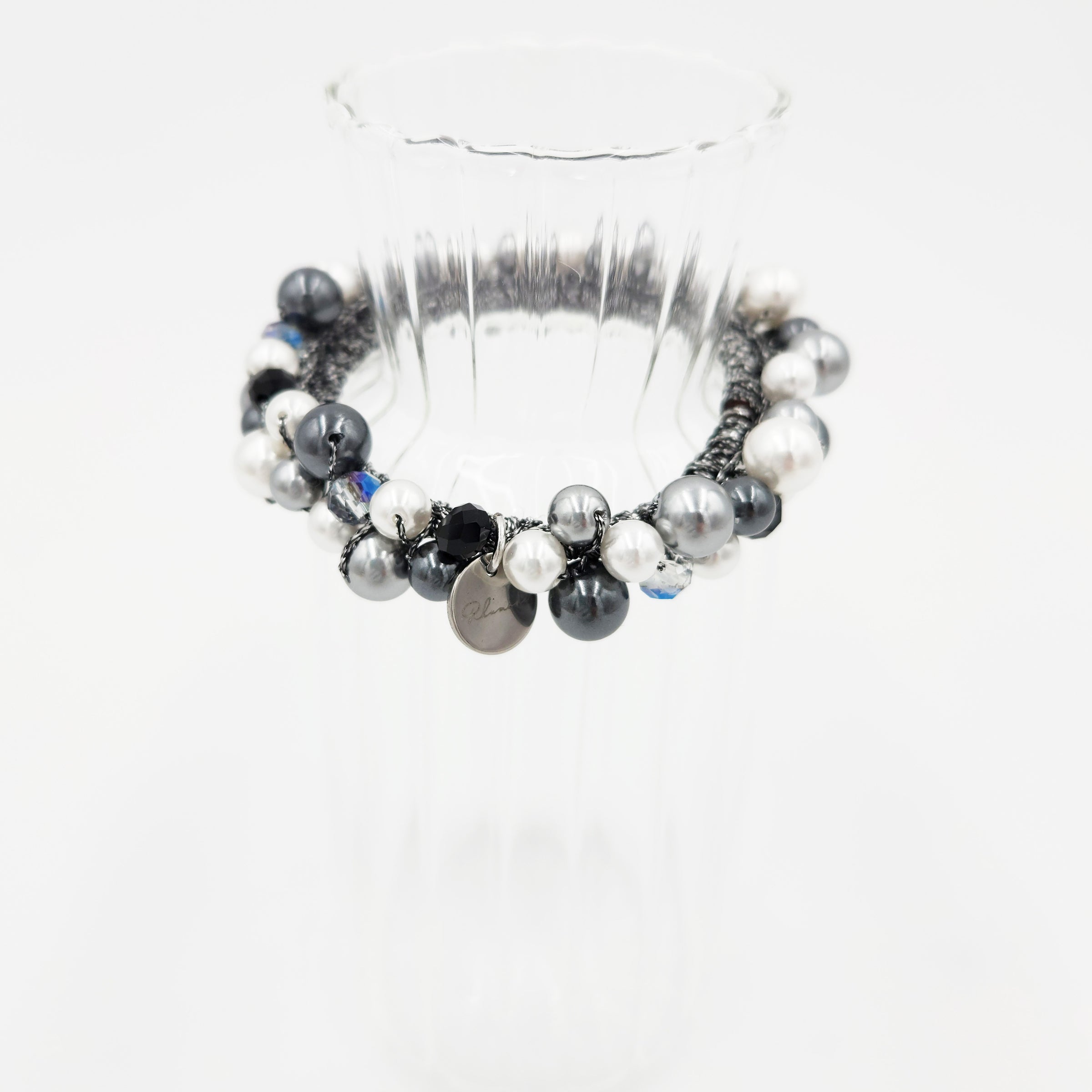 ビーズシュシュ　ブラック×シルバー