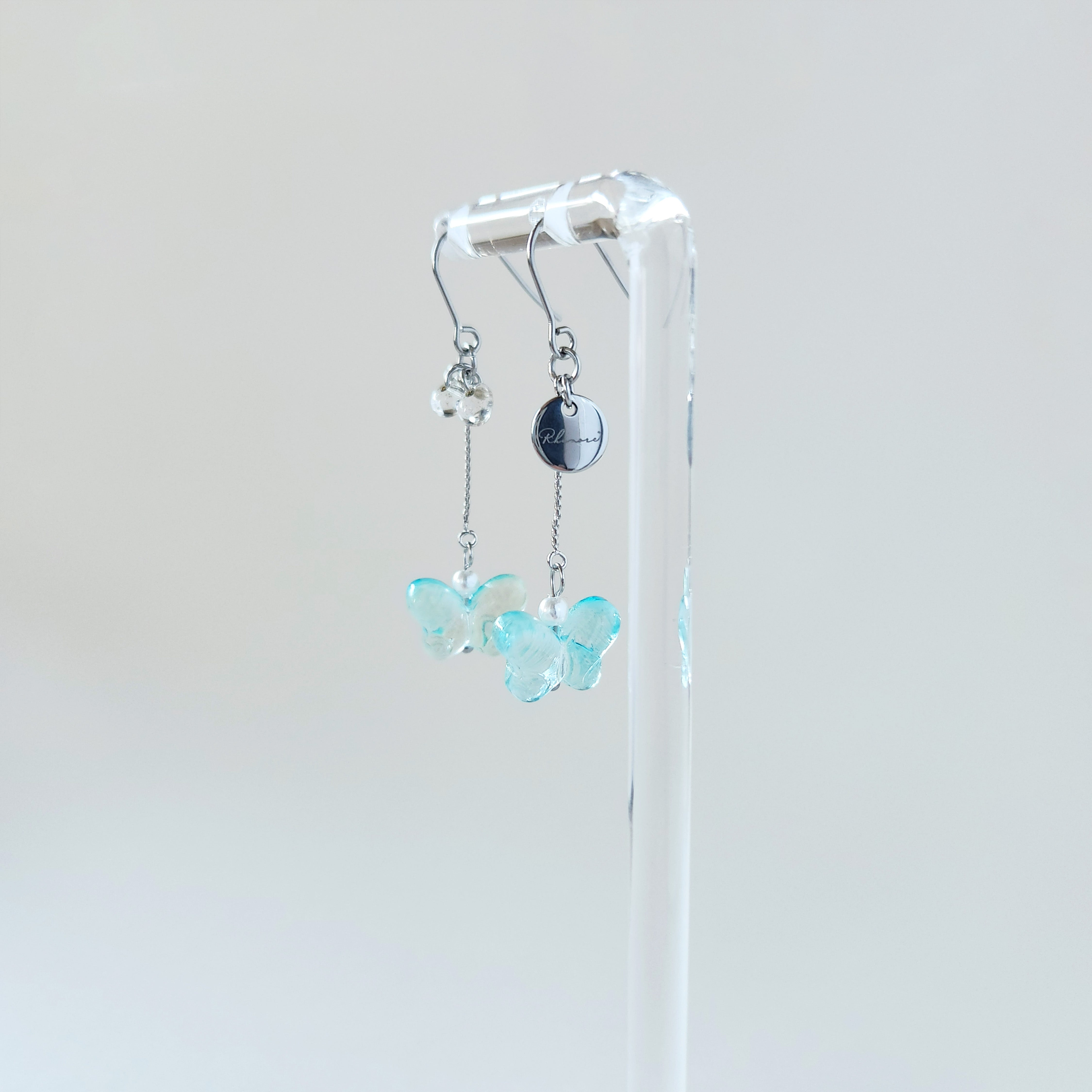 ガラス × 蝶々 ピアス or イヤリング – Rhumore