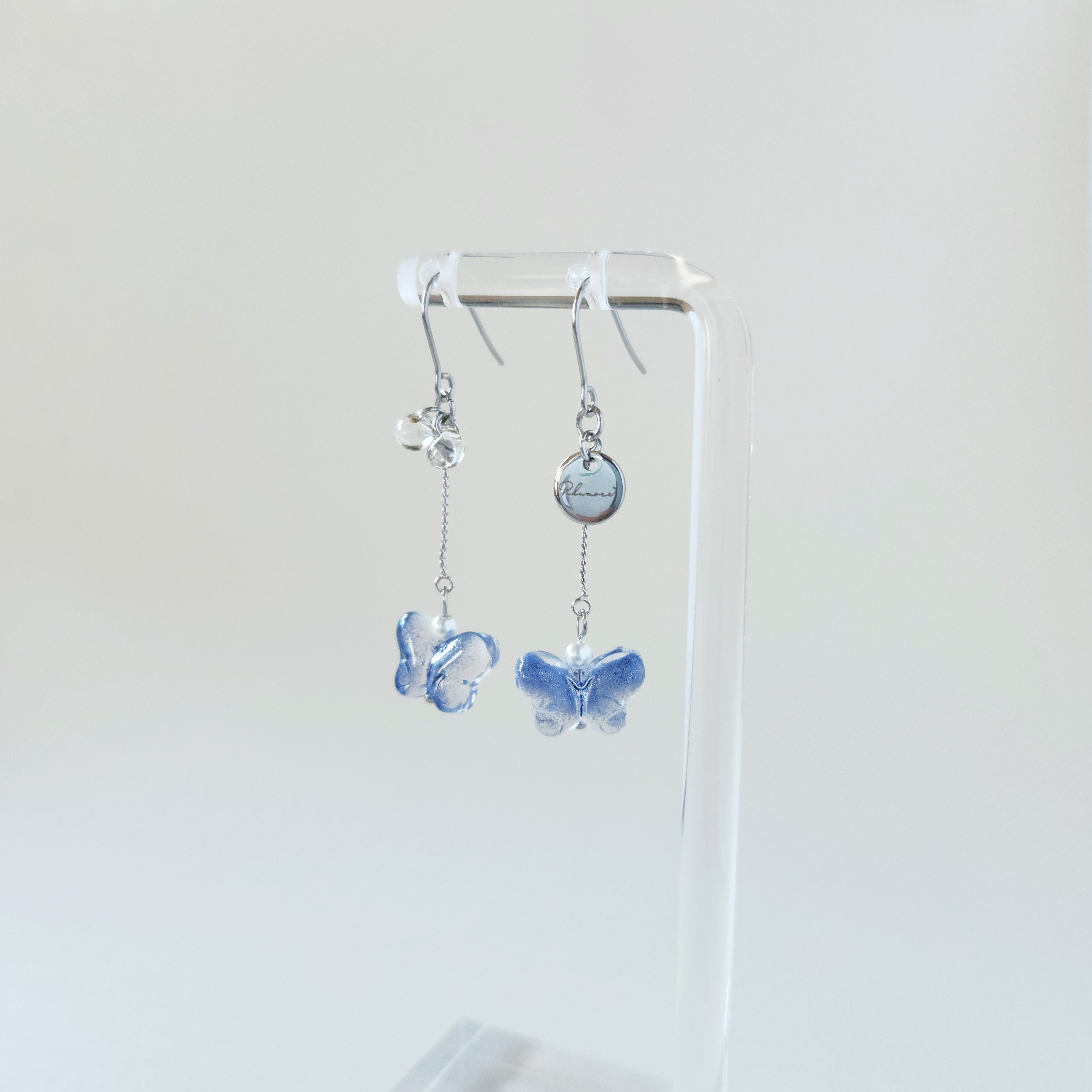 ガラス × 蝶々 ピアス or イヤリング – Rhumore