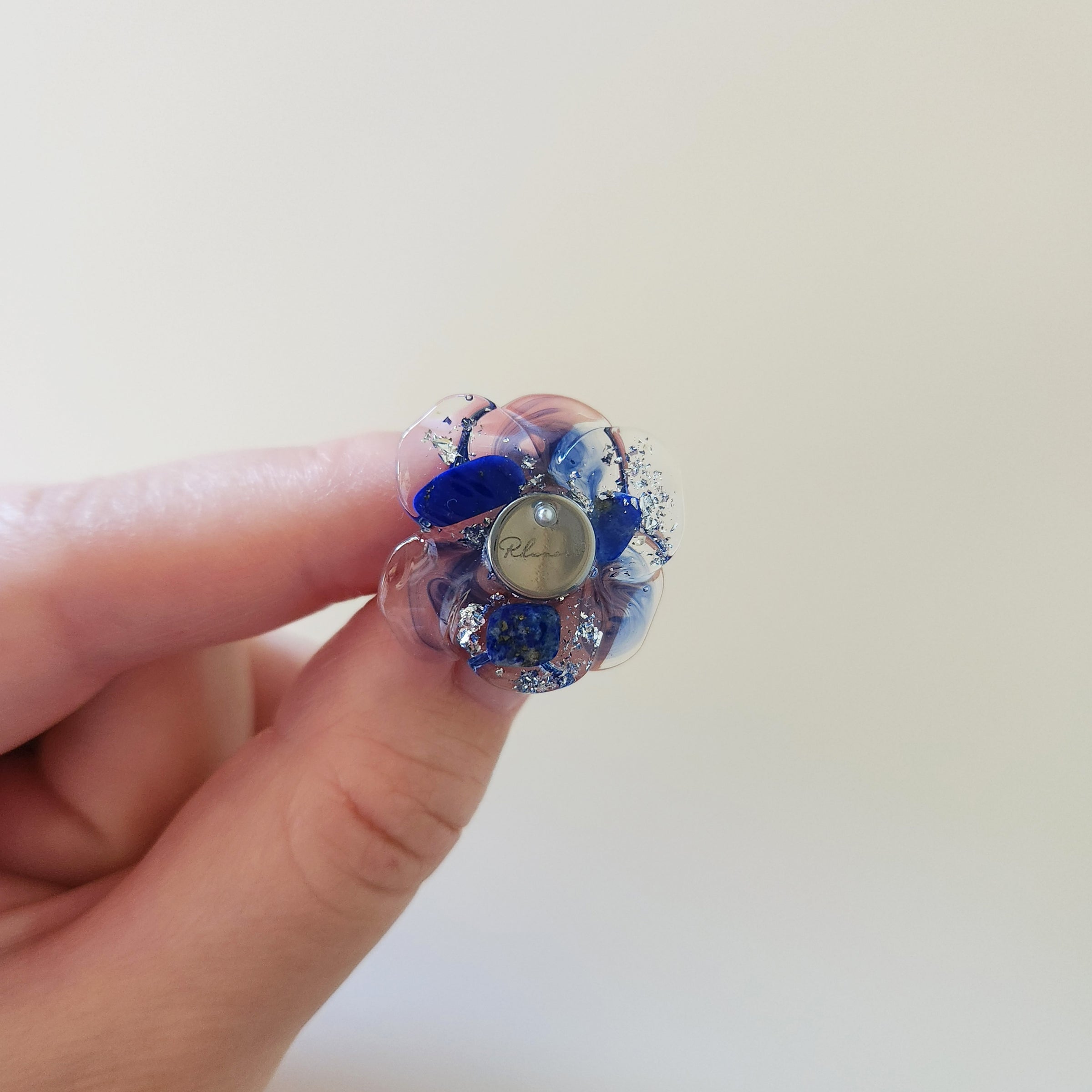 天然石（ラピスラズリ）× 花　ピアス＆イヤリング