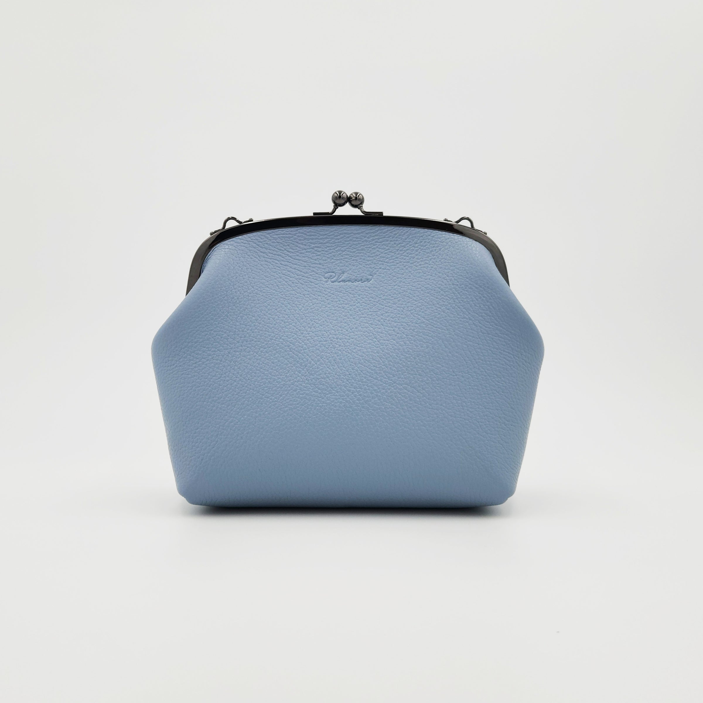 手縫いのがま口バッグ　ブルー