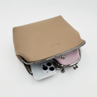 手縫いのがま口バッグ　ブルー