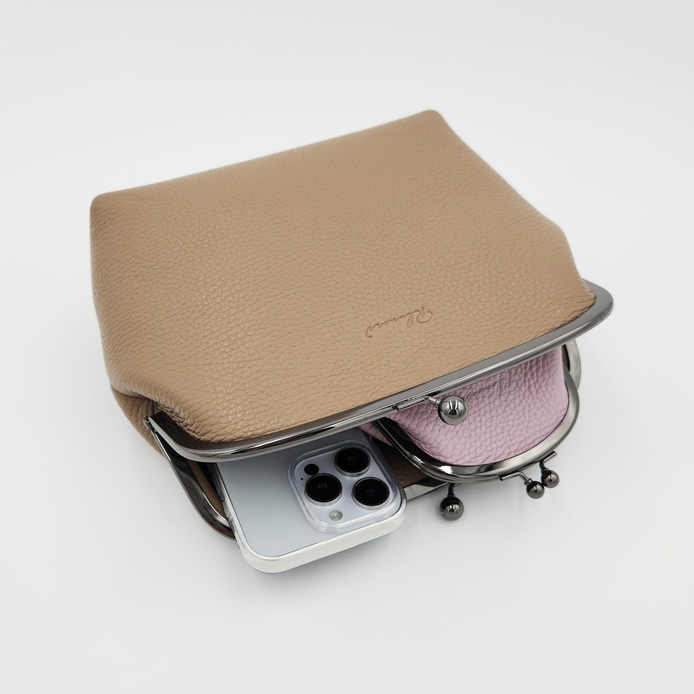 手縫いのがま口バッグ　ブルー