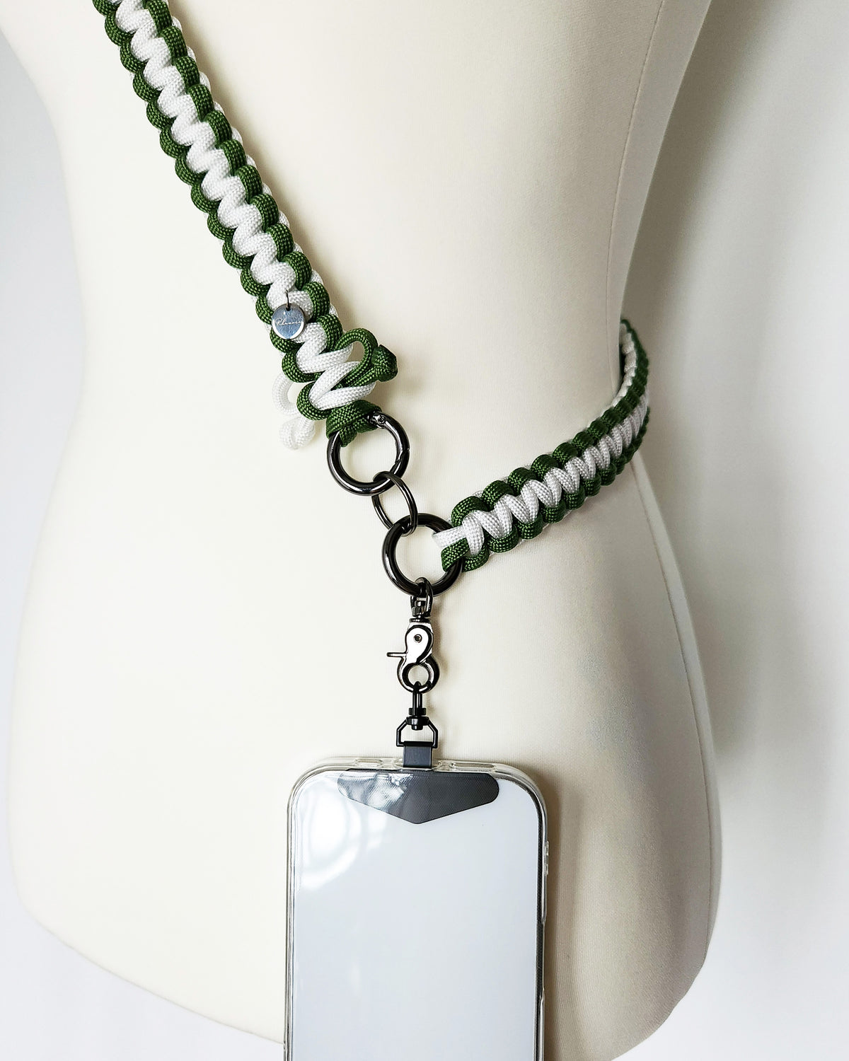 スマートフォン　ストラップホルダー