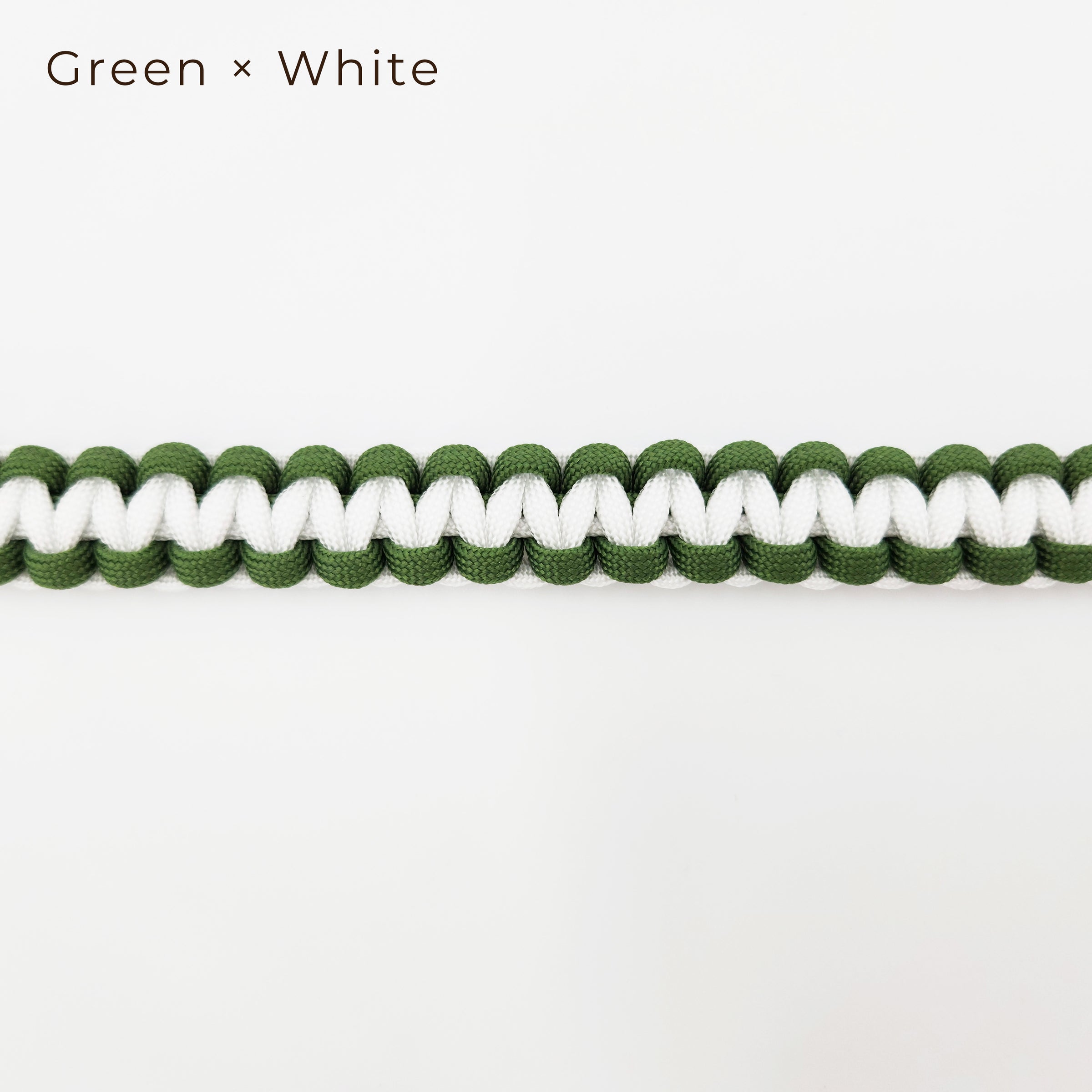 手編みのストラップ　Green×White