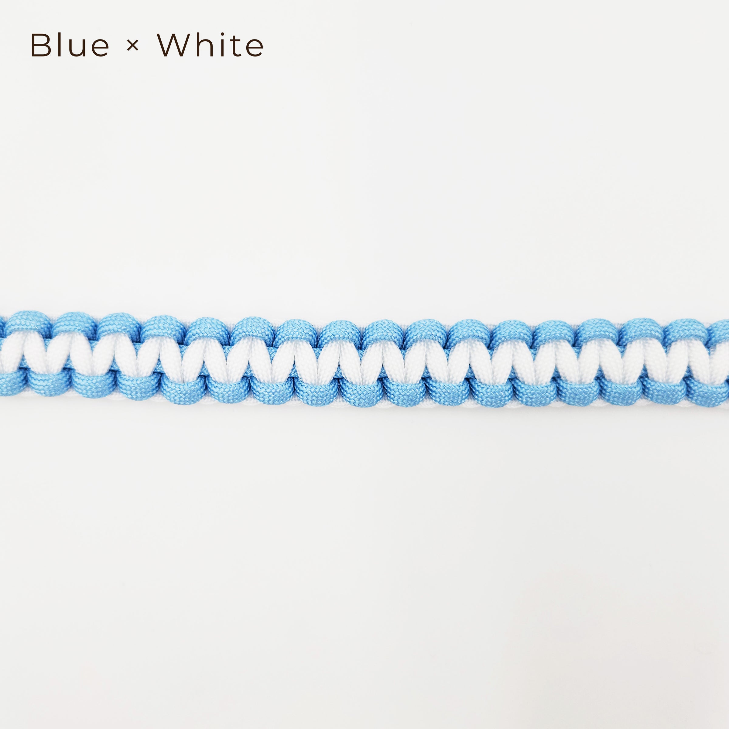 手編みのストラップ　Blue×White