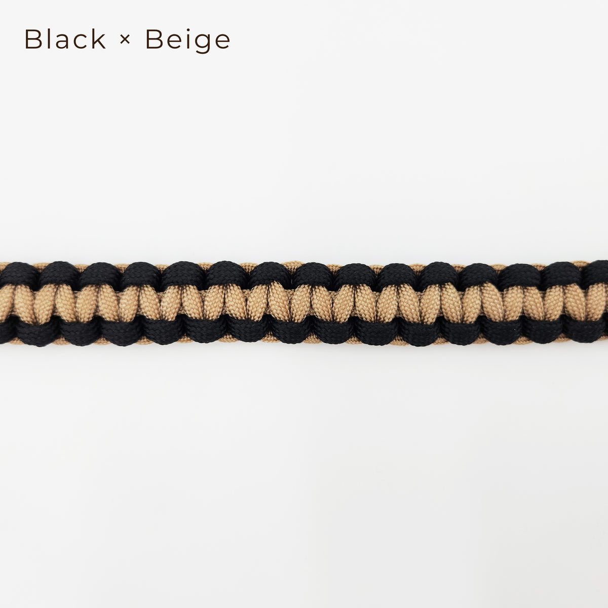 手編みのストラップ　Black×Beige
