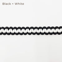 手編みのストラップ　Black×White