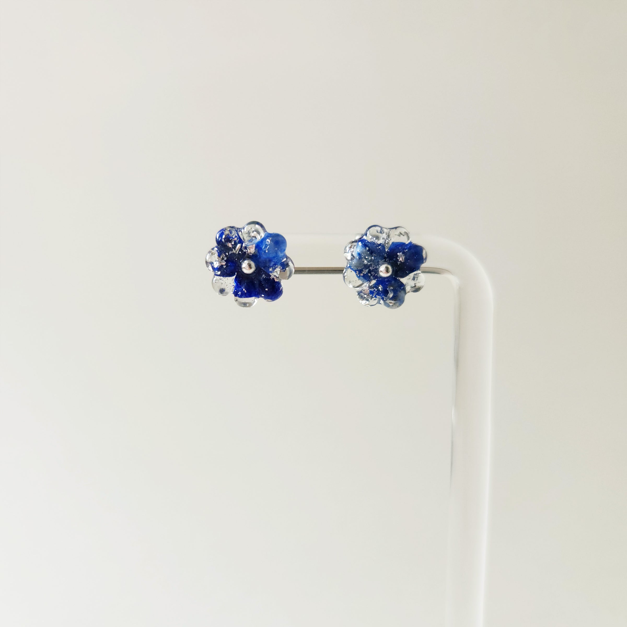 天然石（ラピスラズリ）× 菊　ピアス or イヤリング