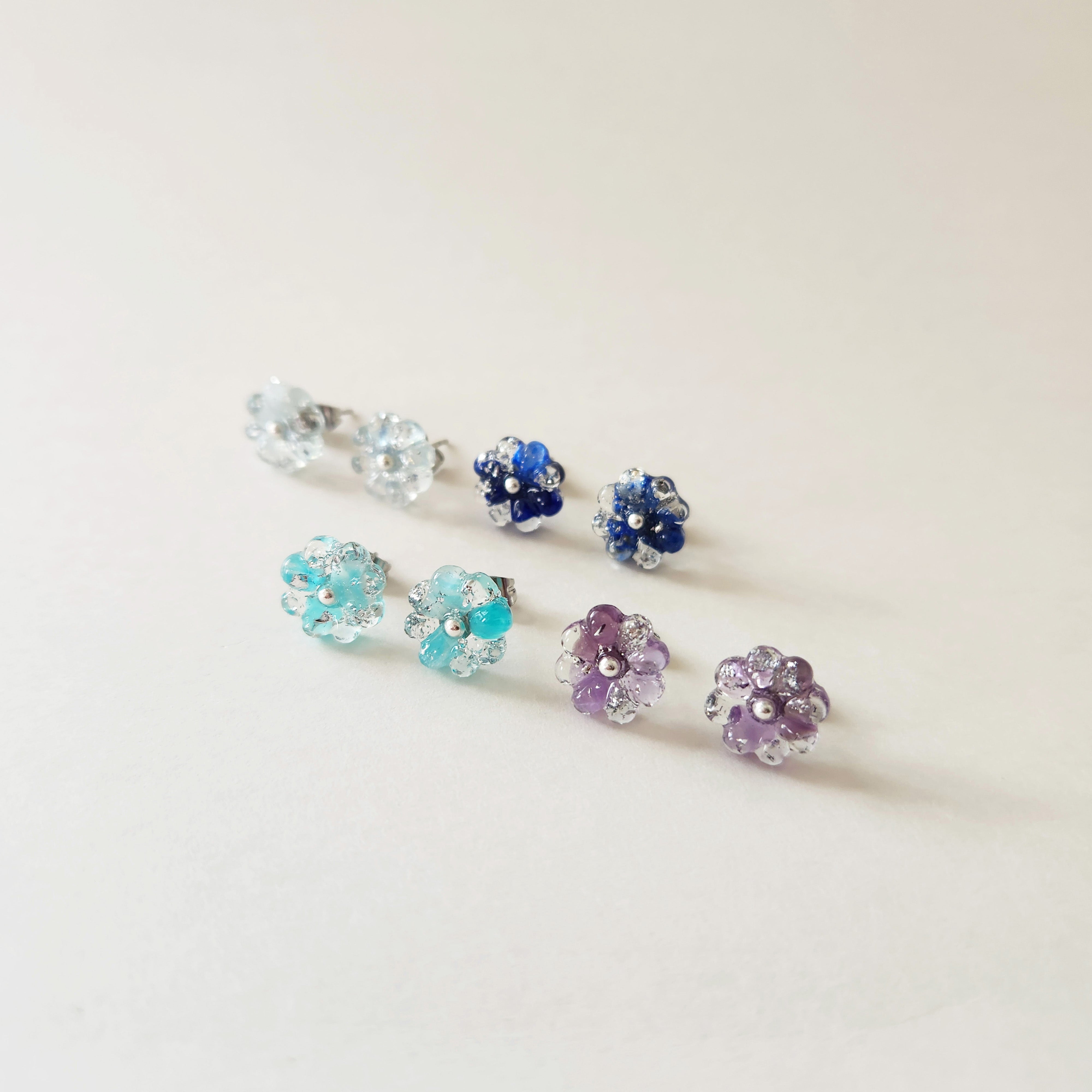 619 天然石　ラピスラズリ　6㎜　瑠璃　ピアス　イヤリング 天然石（ラピスラズリ）× 菊 ピアス or イヤリング – Rhumore